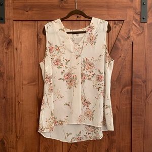 Professional or romantic sleeveless blouse